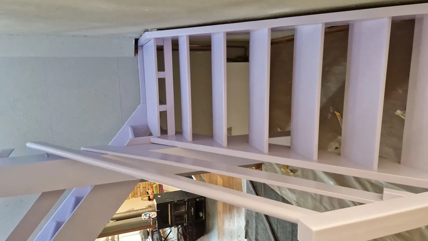 Treppe vor der Aufarbeitung